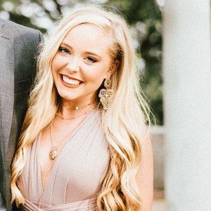 Meet your Posher, Katie beth